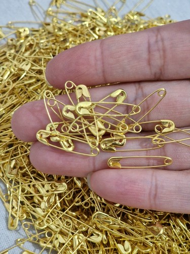 Mini safety pins golden small - safety,