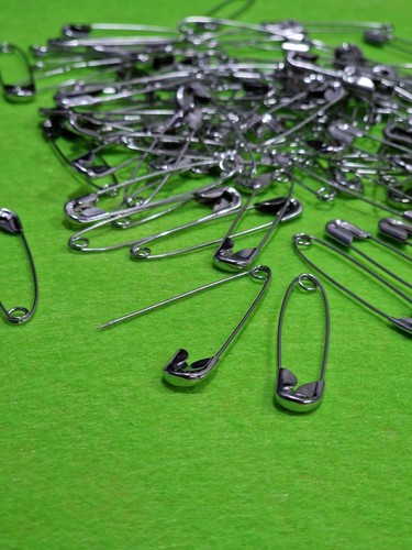 Safety pins large top quality - pins,